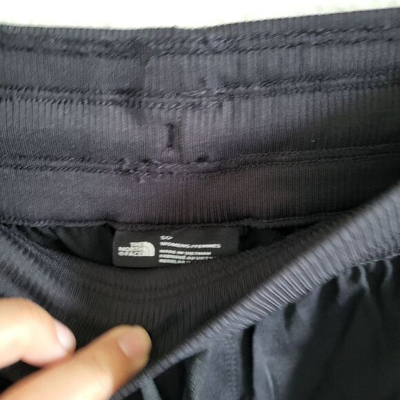 The North Face shorts - Picture 2 of 4